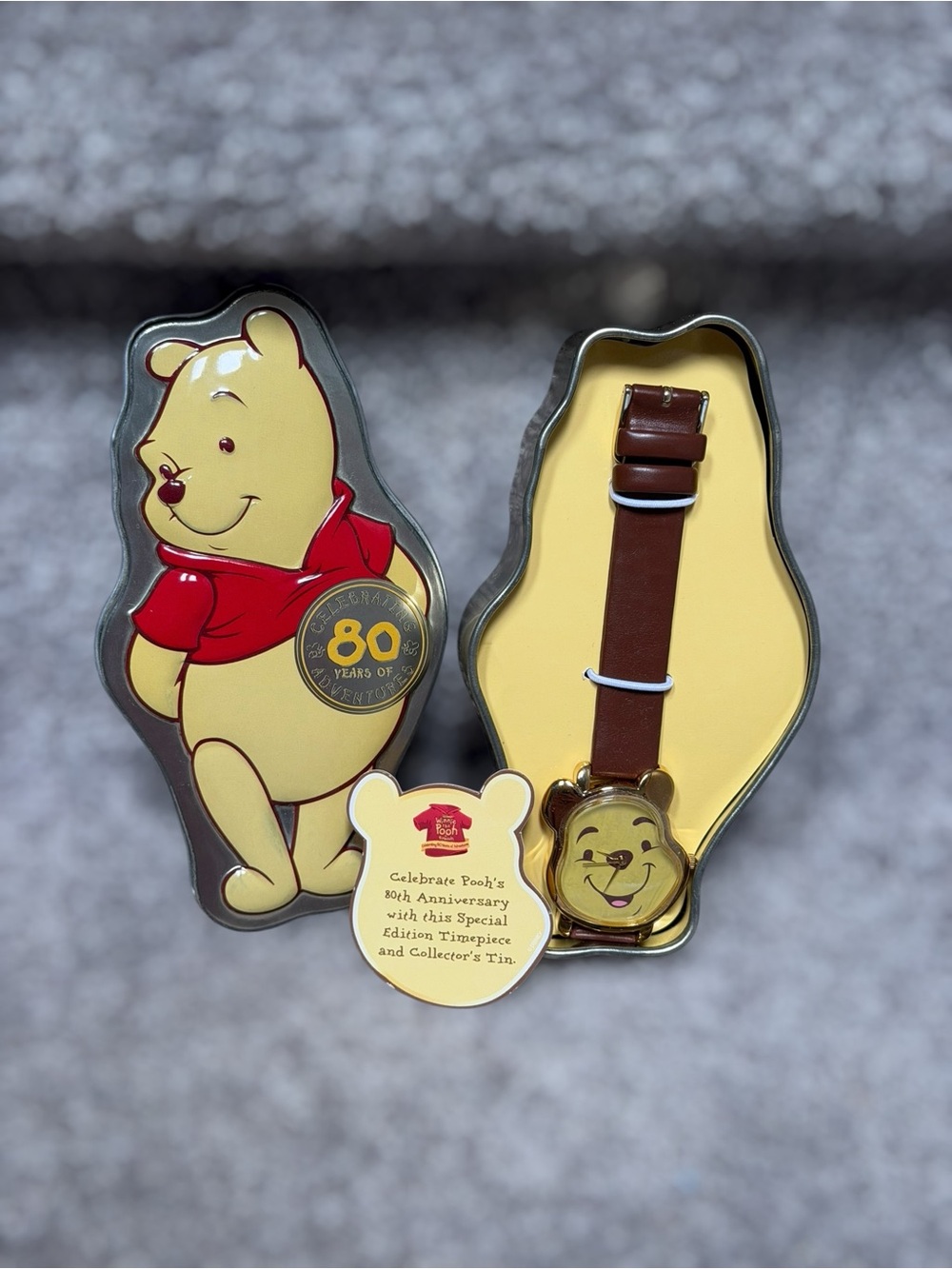 NEW Vintage NOS 2006 Disney Winnie The Pooh 80th Anniversary Watch Collector Tin